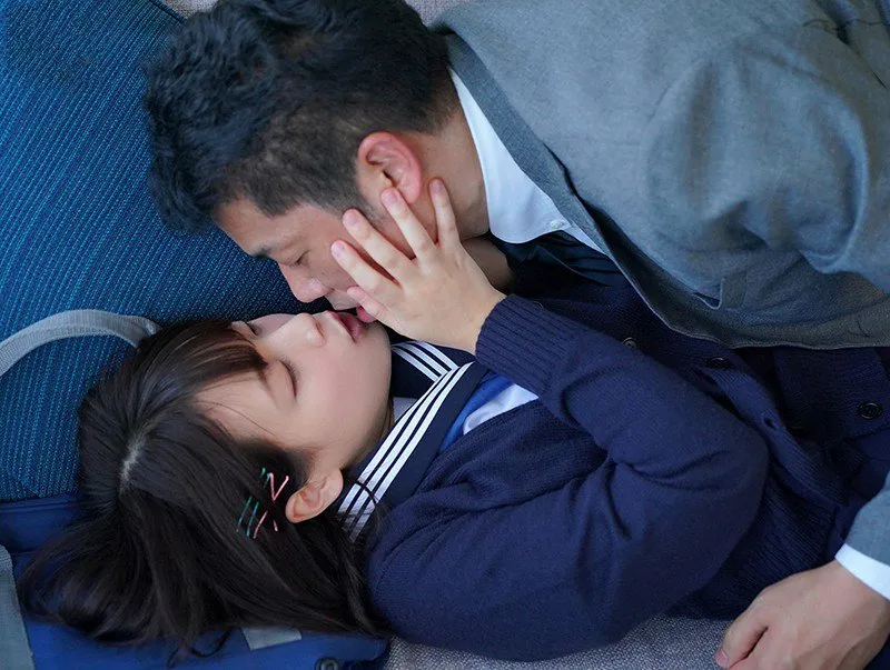 Thầy giáo trốn người vợ cắm sừng với cô học trò dễ thương